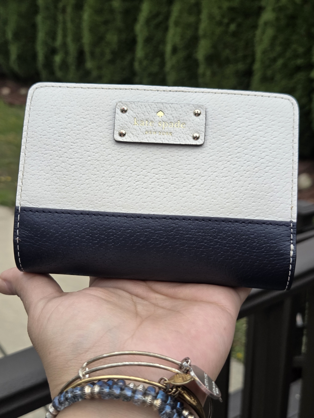 Kate Spade Quinn Wallet Navy Cream Leather Bifold Card Holder Gold Logo
